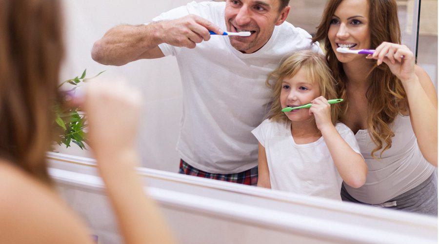 tips voor het reinigen van tanden aanbevolen door de endodontist